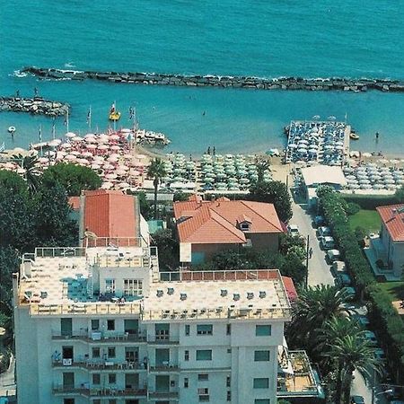 Casavacanze Internazionale Диано-Марина Экстерьер фото