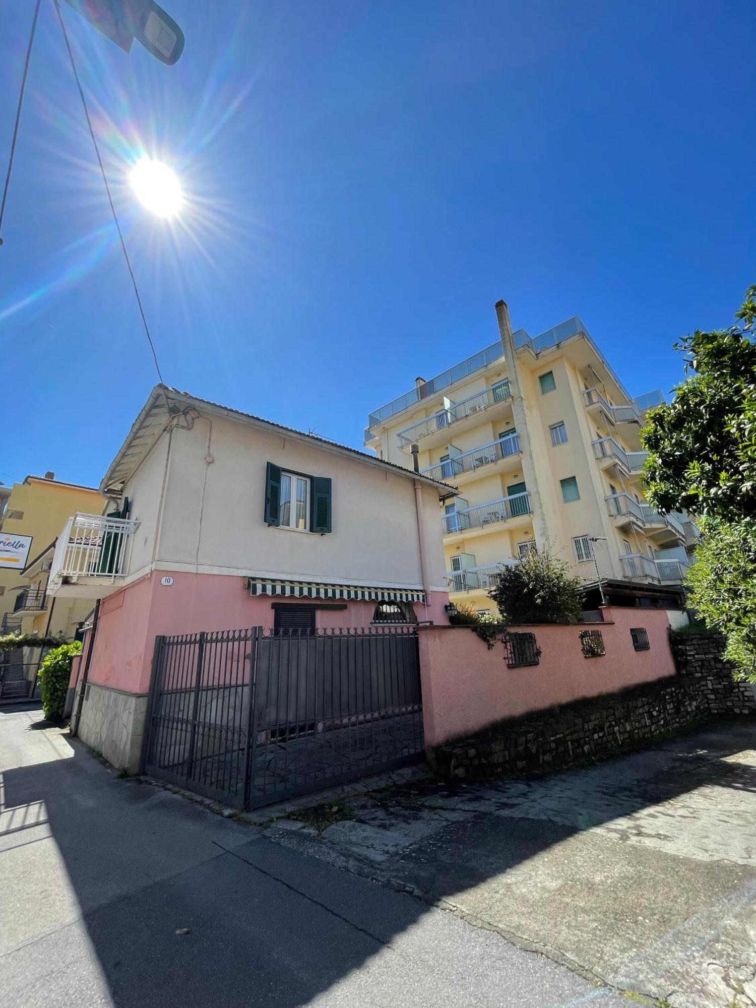 Casavacanze Internazionale Диано-Марина Экстерьер фото